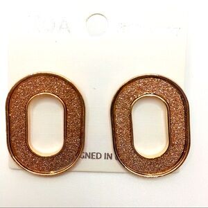 EARRINGS DRUZZY LIKE DUSTY PINK SET IN GOL…